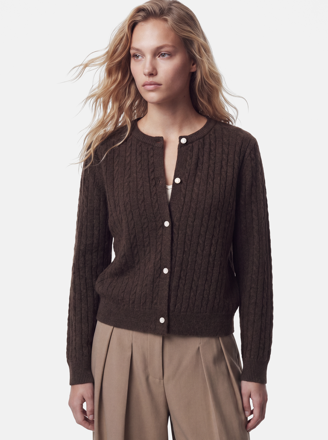model_shot-front